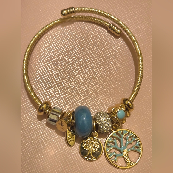 Charm Bracelet Gold Tone with Blue/Teal Colored Accents NEW HANDMADE - Picture 8 of 8